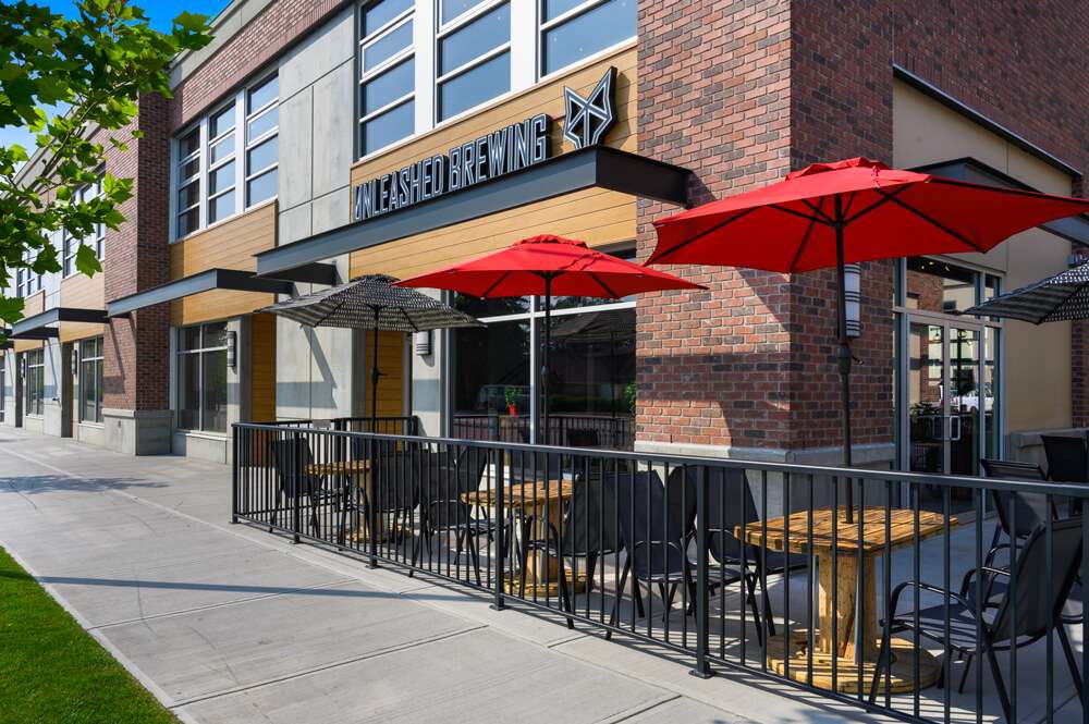 DK Railings- DK_Railings_Kelowna_Railing_Contractors_Aluminum_Picket_Railings_Featured_Image_3